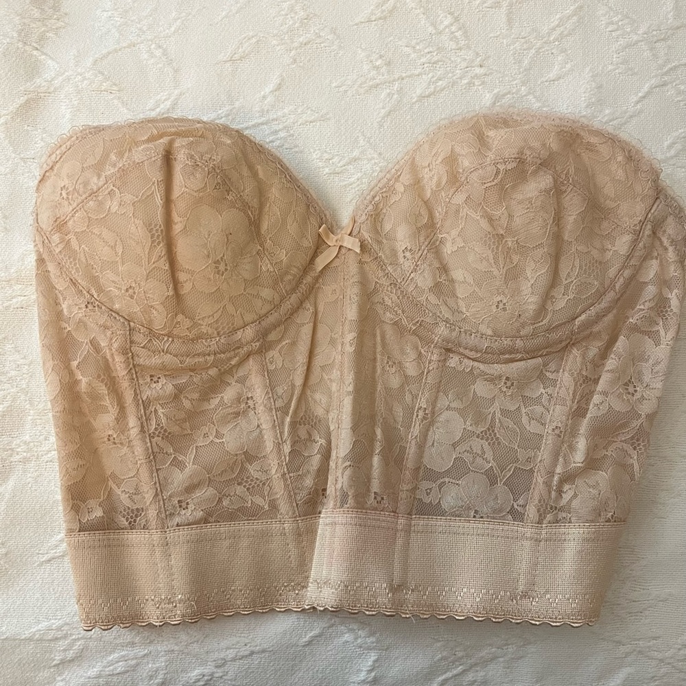 Size 36C strapless push-up boostiers.